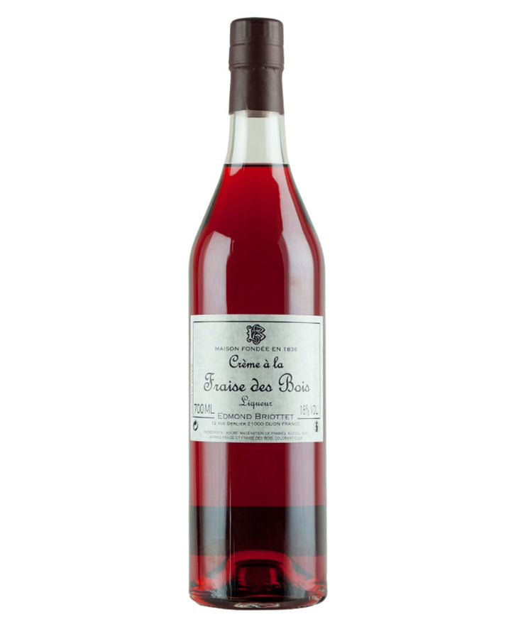 Creme a la Fraise de Bois Briottet French fruit liqueur – spirit bottle image