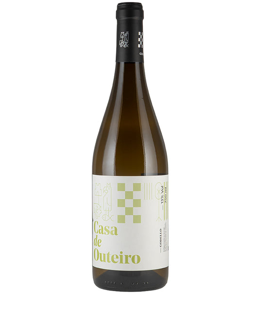 Casa de Outeiro Godello 2024 bottle showcasing fine white wine with fresh, fruity citrus and peach aromas from Spain